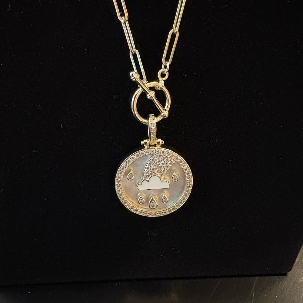 Melinda Maria GOLD Chain Necklace with Round Pendant - Picture 4 of 4